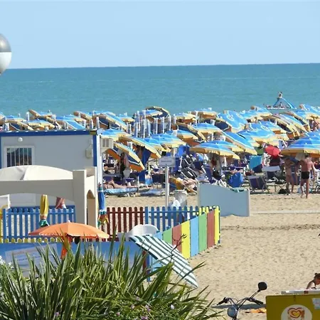 Fuer 5 Personen Ca 35 Qm In Bibione, Adriakueste Italien Und Umgebung - B63269 Apartment Bibione
